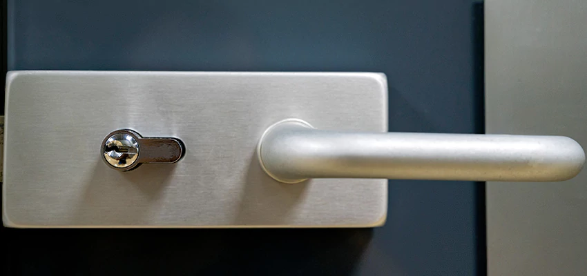 Change Patio Door Locks in Selma, California